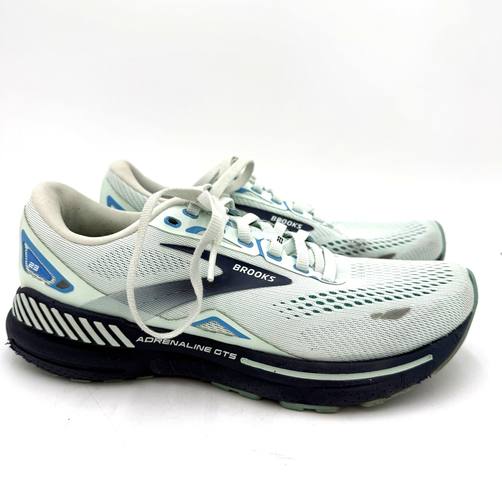 Brooks Women's Adrenalin Gts 23 Sneakers Size 7.5